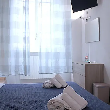 The Walls Apartment *